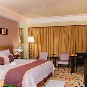 Eurasia International Hotel Tung-kuan Room photo
