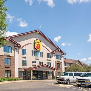 Hotel Super 8 By Wyndham Bloomington/Airport Exterior photo