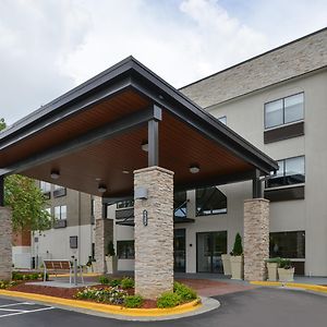 Holiday Inn Express & Suites Raleigh Ne - Medical Ctr Area, An Ihg Hotel Exterior photo