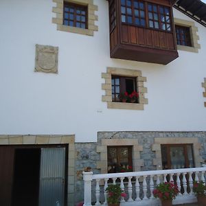 Hotel Montanes Santillana del Mar Exterior photo