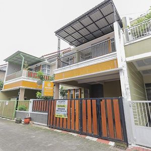 Hotel Koolkost Syariah Near Itn Kampus 2 Malang Exterior photo