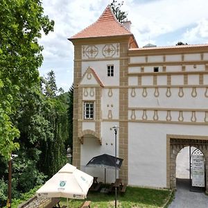 Zamek Castle Racice - Predzamci Forecastle Exterior photo