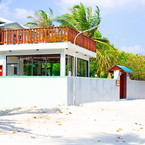 Feridhoo Beach Villa Exterior photo