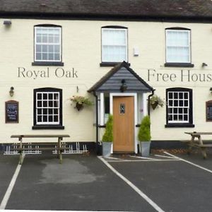 Hotel The Royal Oak Worcester Exterior photo