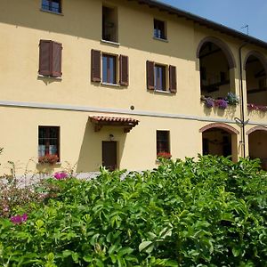 Bed and Breakfast Cascina Delle Mele Vittuone Exterior photo