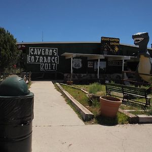 Grand Canyon Caverns Inn Peach Springs Exterior photo