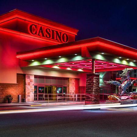 Deerfoot Inn And Casino YYC Exteriér fotografie