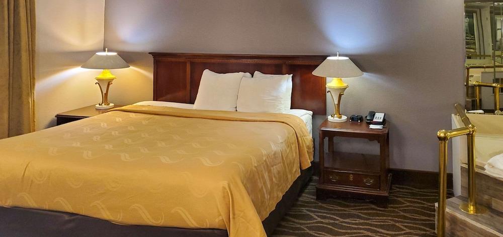 Quality Inn & Suites Cincinnati I-275 Springdale Exteriér fotografie