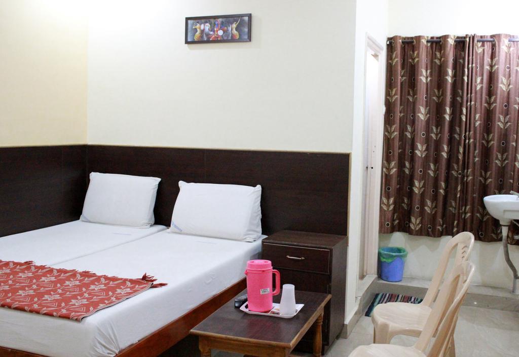 Hotel Sahasra Residency Tirupati Pokoj fotografie