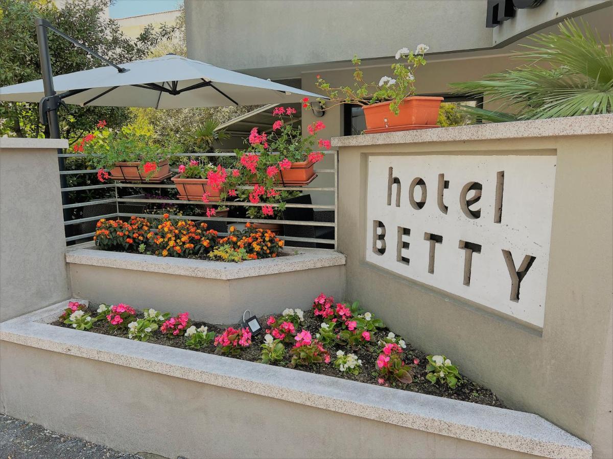 Hotel Betty Rimini Exteriér fotografie