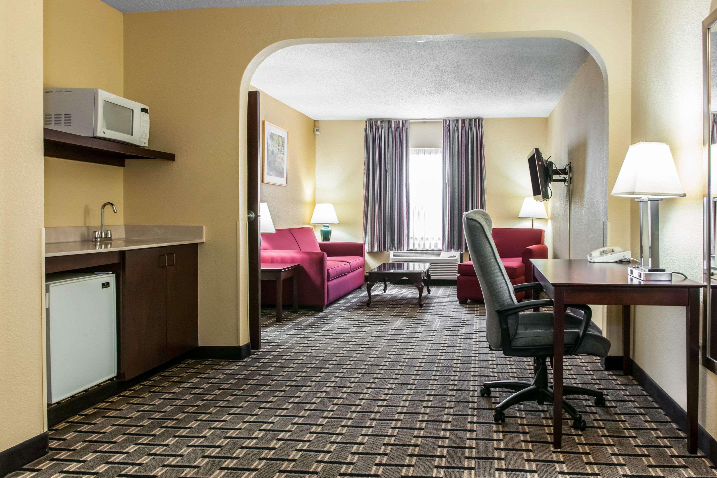 Clarion Inn & Suites Northwest Indianapolis Exteriér fotografie