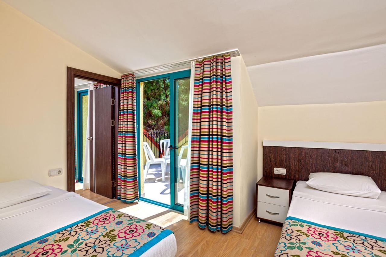 Side All Inclusive Random Rooms By Lookbookholiday Exteriér fotografie