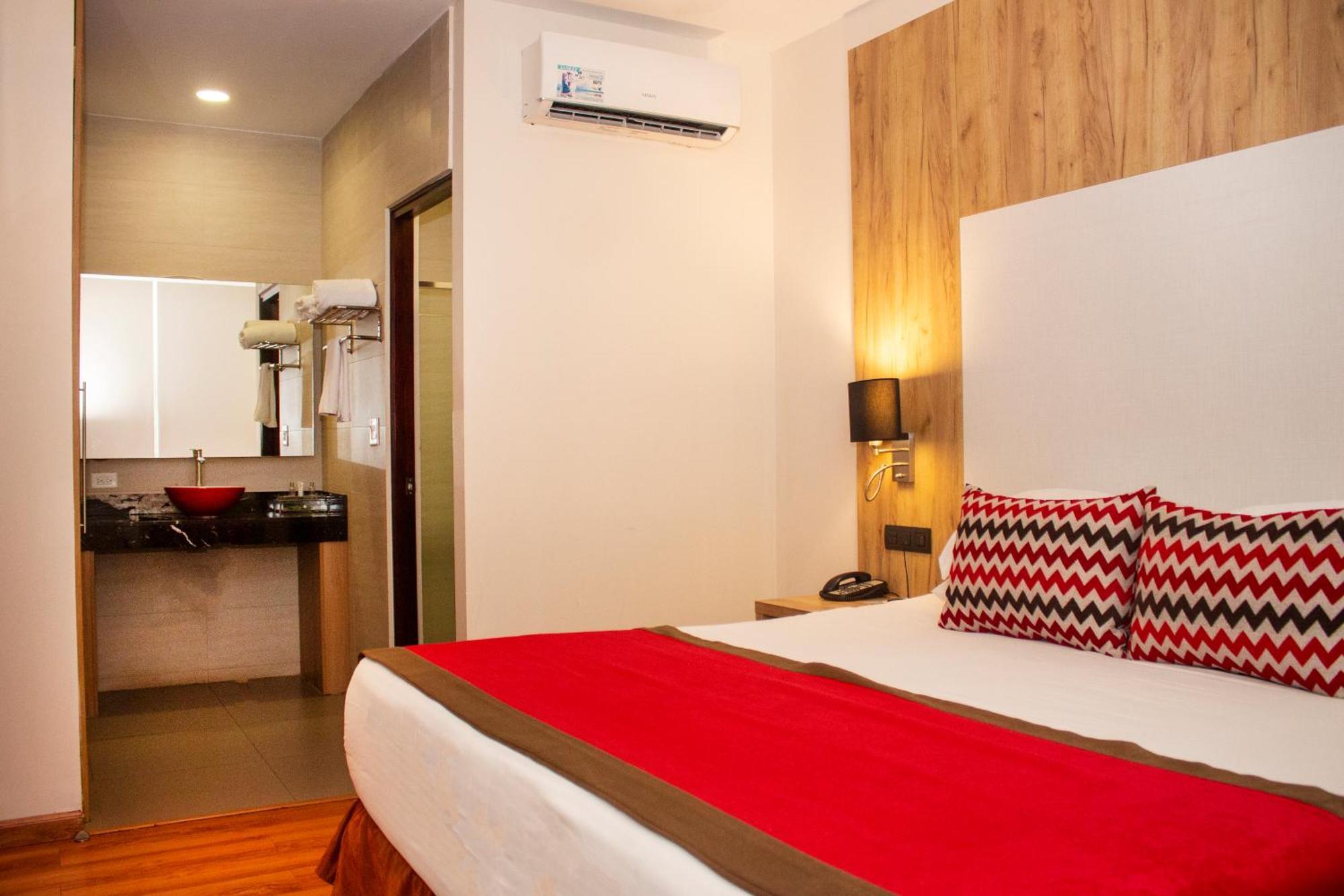 Hotel Ramada By Wyndham Panama Via Argentina Exteriér fotografie