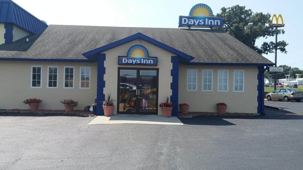 Days Inn By Wyndham Des Moines Merle Hay Exteriér fotografie