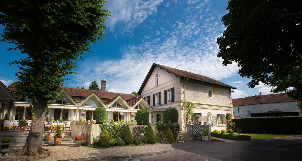 Hotel & Restaurant Le Relais D'Aumale Orry-La-Ville Exteriér fotografie
