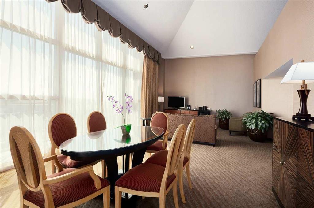 Embassy Suites By Hilton Brea - North Orange County Pokoj fotografie