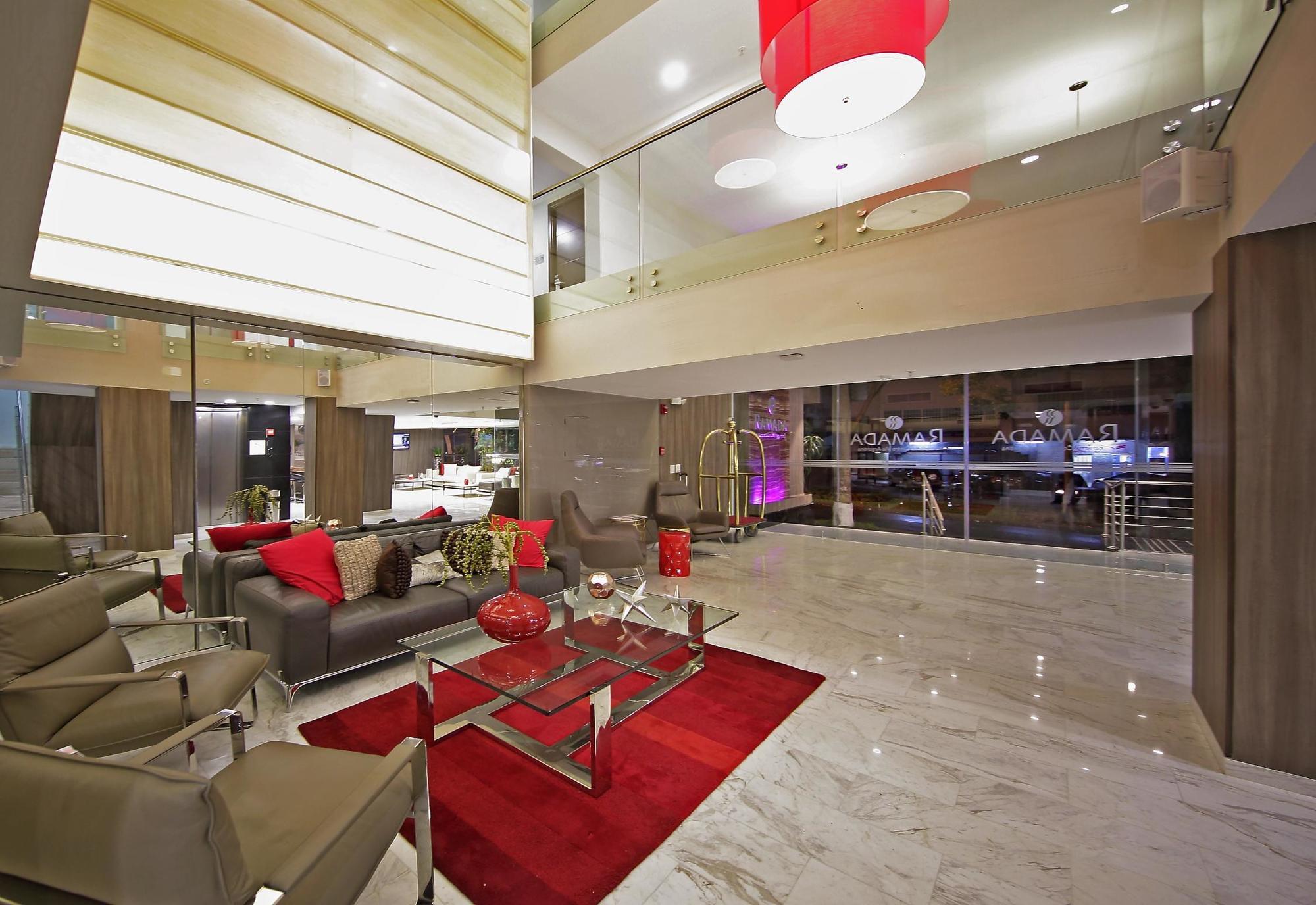 Hotel Ramada By Wyndham Panama Via Argentina Exteriér fotografie