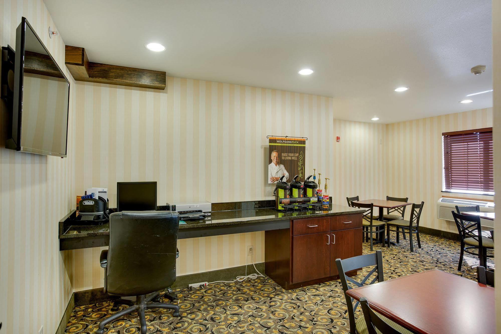 Cobblestone Inn & Suites - Clintonville Exteriér fotografie