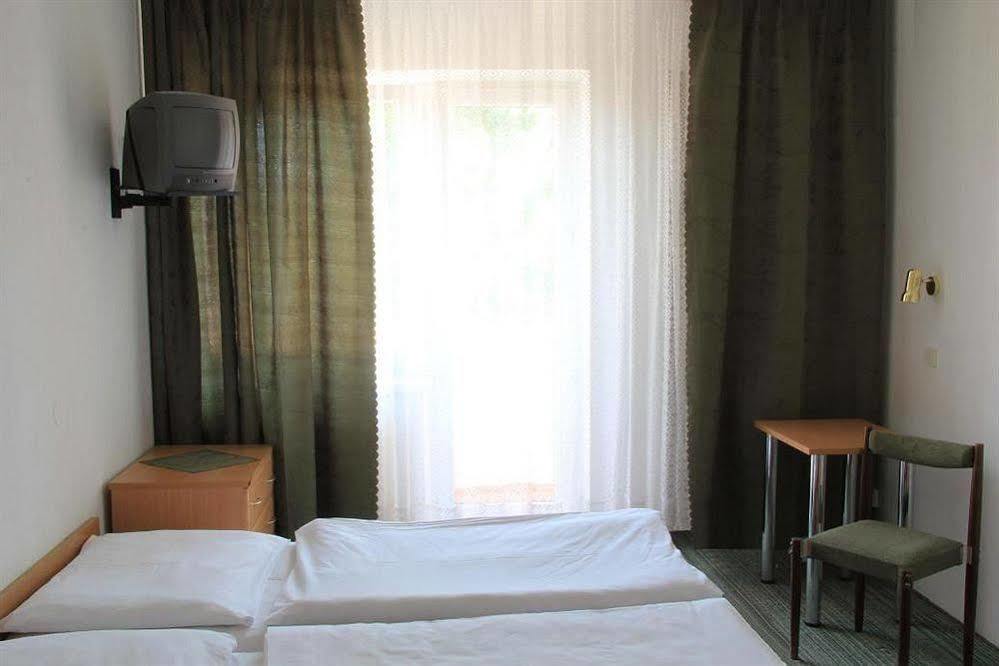 Hotel Turist Bratislava Exteriér fotografie