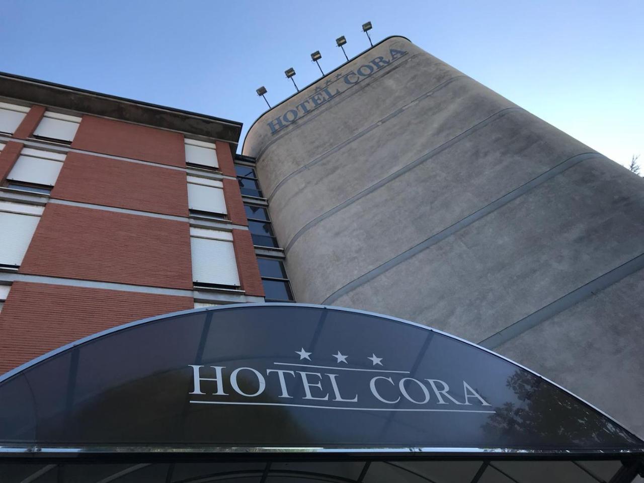 Hotel Cora Carate Brianza Exteriér fotografie