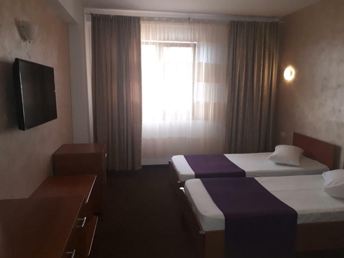 Hotel Flormang Craiova Exteriér fotografie