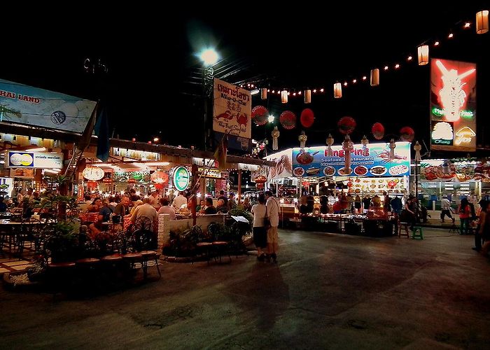 Chiang Mai Night Bazaar photo