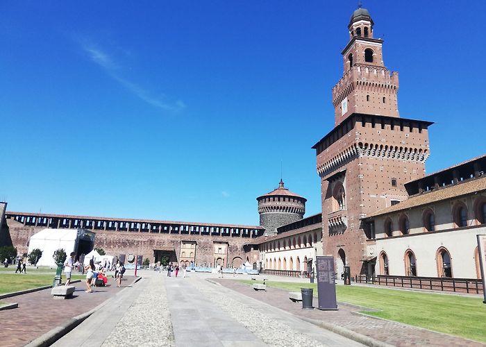Castello Sforzesco Castello Sforzesco main courtyard » Milan audio guide app » VoiceMap photo