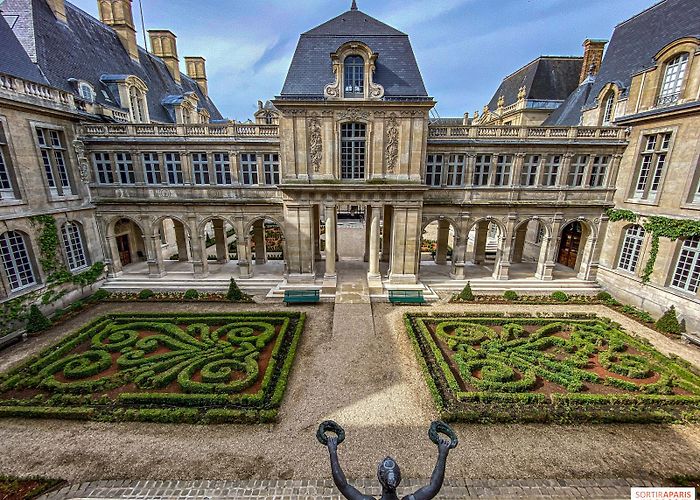 Carnavalet Museum Musée Carnavalet, Paris's oldest museum dedicated to the capital's ... photo