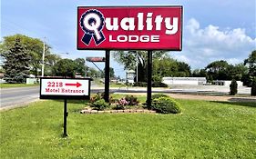 Quality Lodge Sandusky Exterior photo