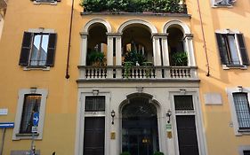 Hotel Gran Duca Di York Milán Exterior photo