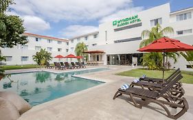 Hotel Wyndham Garden Playa Del Carmen Exterior photo