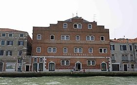 Hostel Generator Benátky Exterior photo