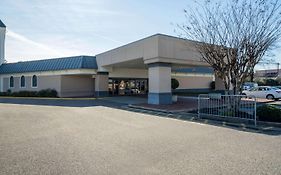 Travelodge By Wyndham Memphis Airport/Graceland Exterior photo