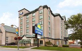 Days Inn & Suites By Wyndham Niagara Falls Centre St. By The Falls Exterior photo