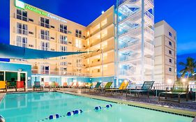 Holiday Inn Express & Suites Nassau Exterior photo