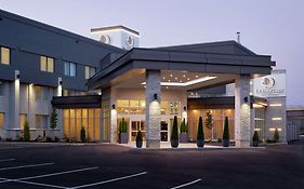 Hotel Doubletree By Hilton Montreal Airport Dorval Exterior photo