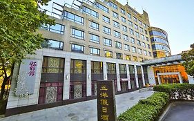 Holiday Wuyang Hotel Chang-čou Exterior photo