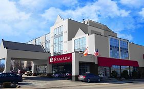 Hotel Ramada By Wyndham Niagara Falls By The River Exterior photo