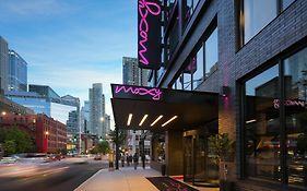 Hotel Moxy Chicago Downtown Exterior photo