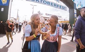 Oktoberfest On A Budget Mnichov Exterior photo