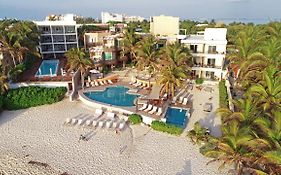 Hotel Playa La Media Luna, Isla Mujeres Exterior photo