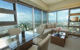 City Suites Ramos Tower By Crown Regency Cebu Exterior photo