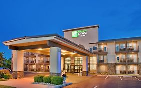 Holiday Inn Express Hotel & Suites Branson 76 Central Exterior photo