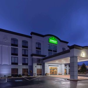 Hotel Wingate By Wyndham Erie Exterior photo