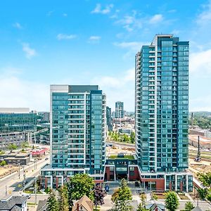 City View - 1Br Condo - Private Balcony Queen Bed Kitchener Exterior photo