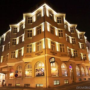 Hotel Zlatý Lev Žatec Exterior photo