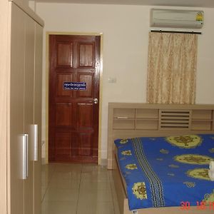 P&Mo Guesthouse Udon Thani Room photo