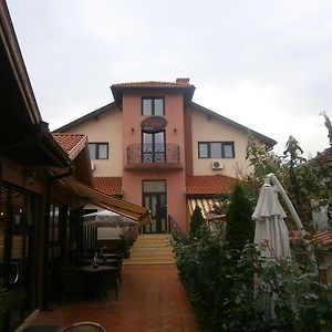 Evia Hotel Berkovica Exterior photo