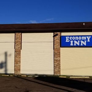 Economy Inn & Suites Cedar Lake Exterior photo