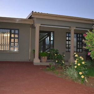 Leago Guesthouse Bloemfontein Exterior photo